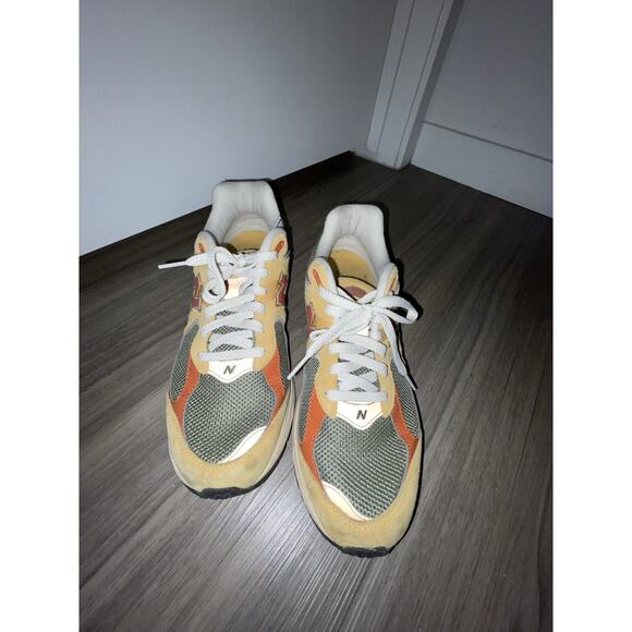 New Balance Men's 2002R Size 12 Dried Apricot Dark Olive - Picture 5 of 12